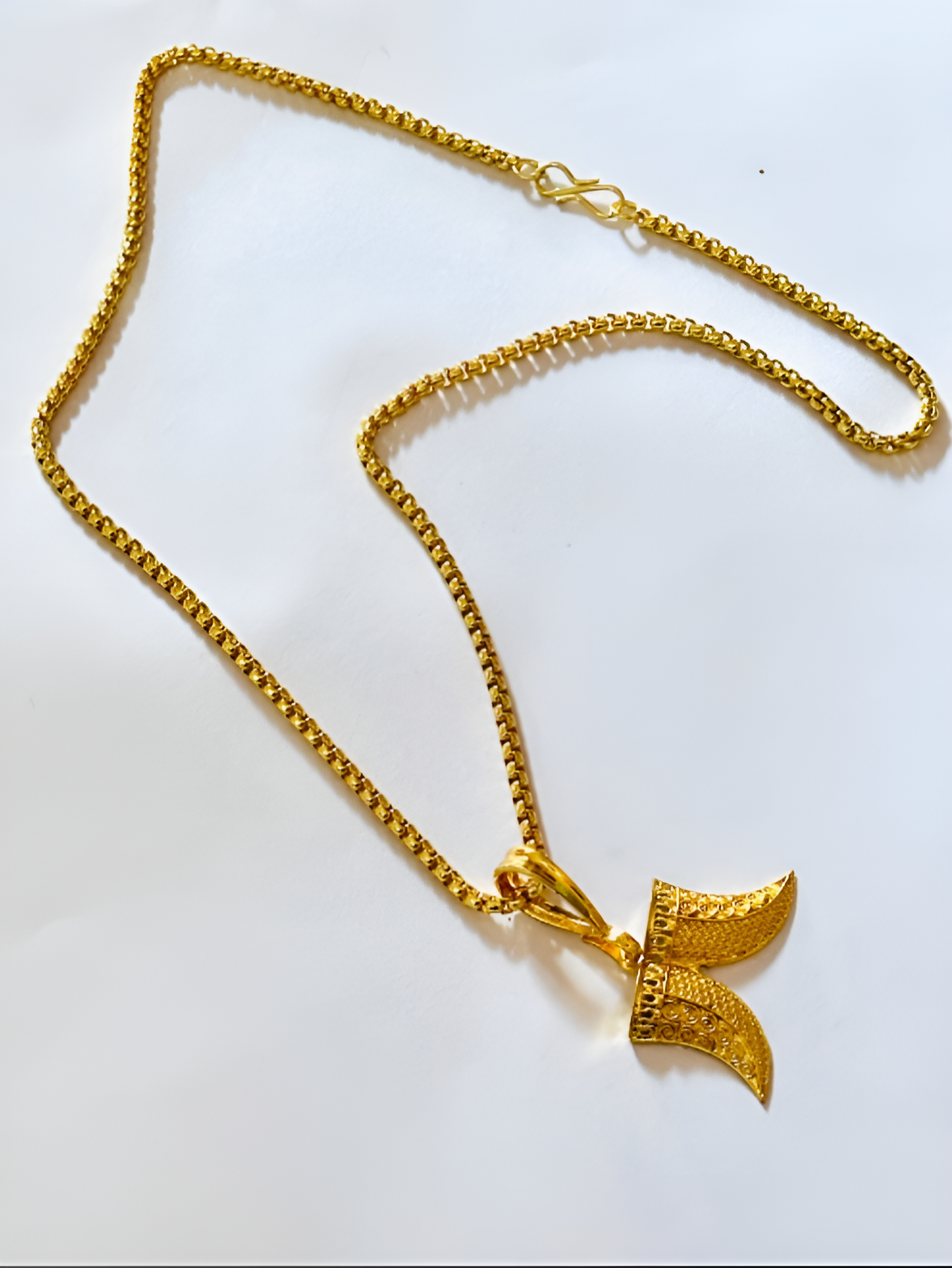 Baggy Golden Necklace